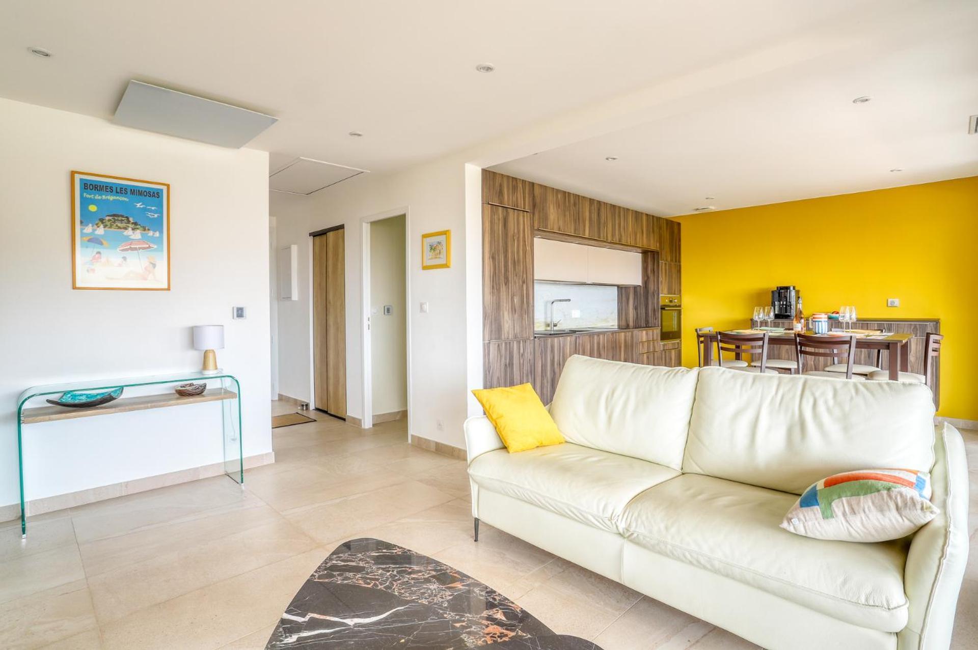 Superbe T4 -Vue Mer- Tout Confort Refait A Neuf! Apartment Bormes-les-Mimosas Luaran gambar